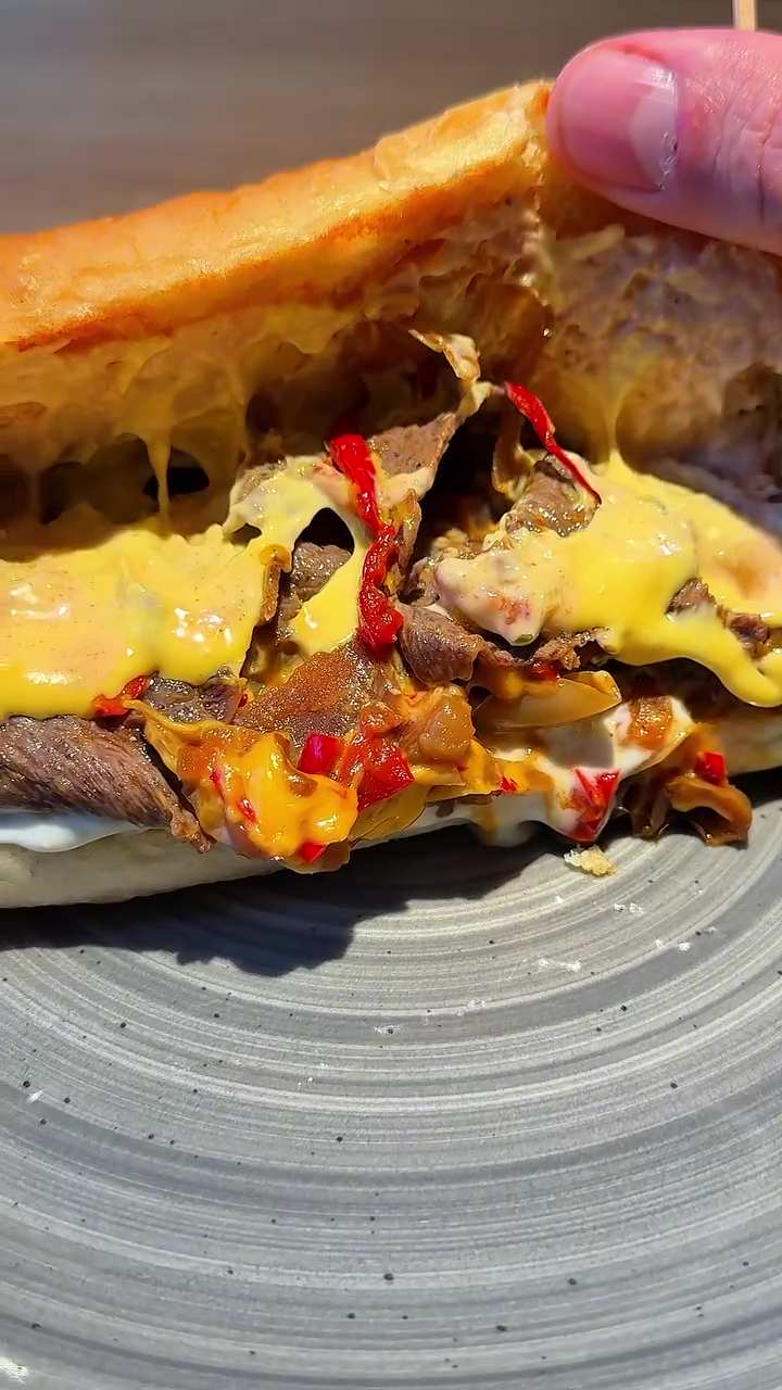 Philly cheese sendvič