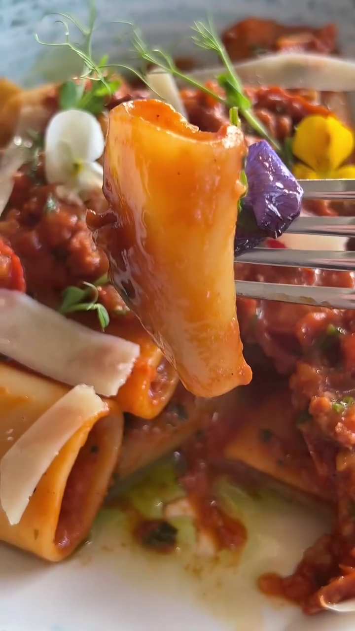 Pasta sa raguom